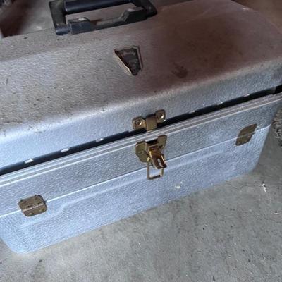 EXTERIOR OF BOX