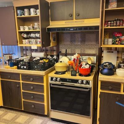 VINTAGE KITCHEN