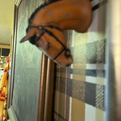 =METAL HORSEWALL HANGING