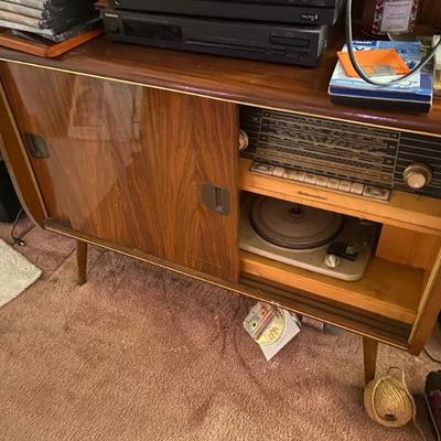MCM stereo and cabinet
