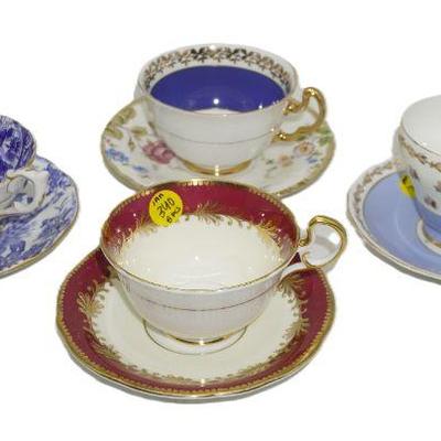 VINTAGE TEACUPS & SAUCERS - 8 PIECES