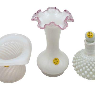 3 VINTAGE FENTON GLASS VASE - HAT - PERFUME