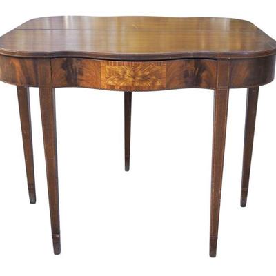 AMERICAN FEDERAL STYLE FLIP TOP GATE LEG CARD / CONSOLE TABLE