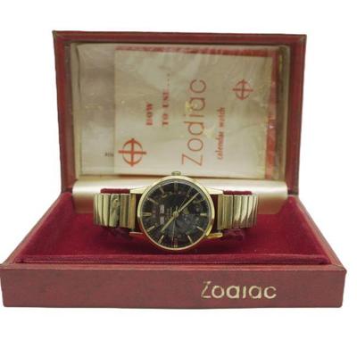 VINTAGE ZODIAC TRIPLE DATE SELF WINDING WATCH