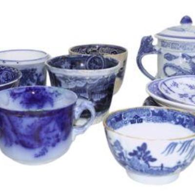 17 ANTIQUE BLUE & WHITE & FLOW BLUE CUPS SAUCERS