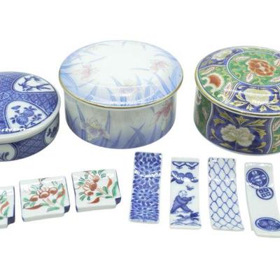 10 PC JAPANESE PORCELAIN BOXES & CHOPSTICK RESTS