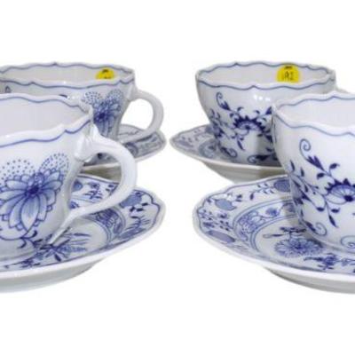 MEISSEN BLUE ONION TEACUPS AND SMALL SAUCERS - 8 PIECES