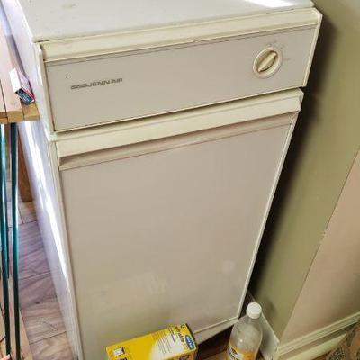 Trash compactor
