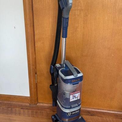 Shark Lift-Away ADV Vacuum Cleaner
