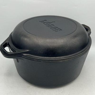 Two-Piece Lodge 5 Quart Cast Iron Double Dutch Oven
