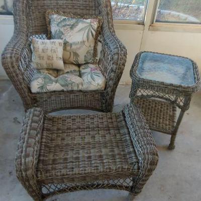 Wicker Chair Ottoman And Side Table
