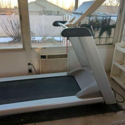 Precor USA 9.31 Treadmill
