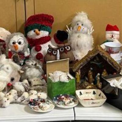 Christmas Decor Collection: Stuffed Animals, Nativities, Bulbs, Birds, Ceramics & More
