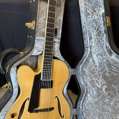 Benedetto Guitar Signed And Numbered Bravo Deluxe Lefty