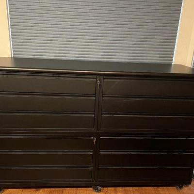 Multi-Functional, Multi-Drawer Locking Metal Cabinet With x12 Drawers & On Wheels

