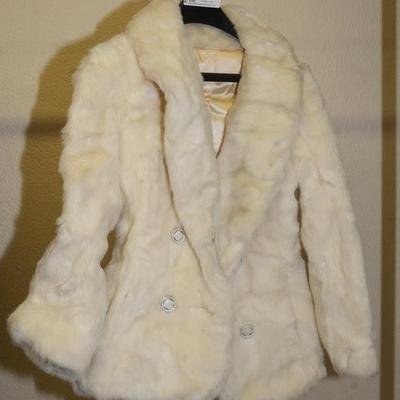 White fur Jacket Grandella II Styled by Sportowne COAT