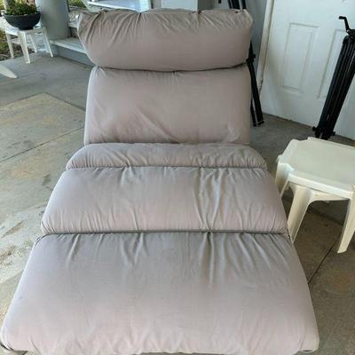 Oversized Wicker Chaise Lounger