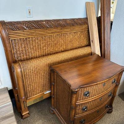 Lexington Tommy Bahama Bed (Queed) & Coordinating Night Stand