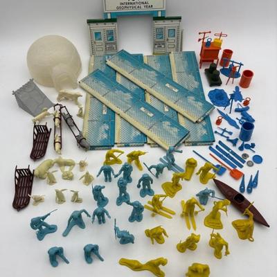 Vintage Marx Alaska Playset - 1958	