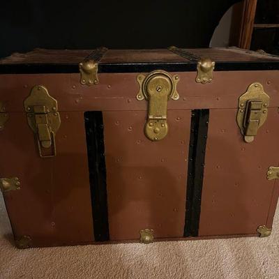 Ha192 antique trunk