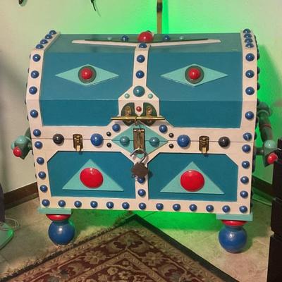 Art piece, treasure chest