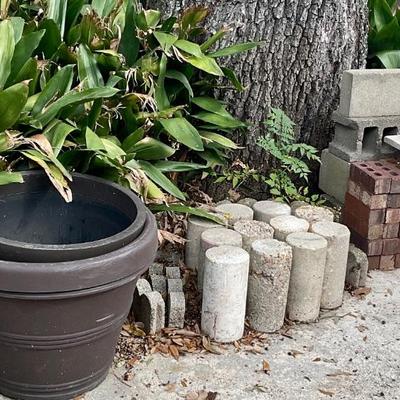 Planters and landscape border items