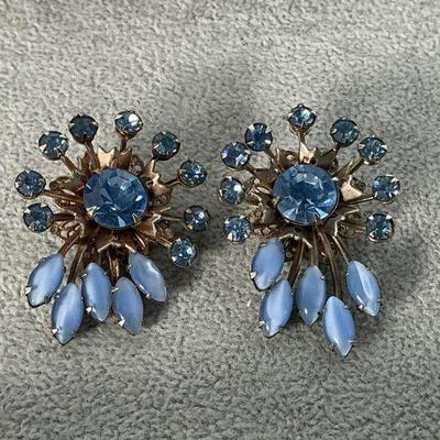 Vintage Blue rhinestone earrings