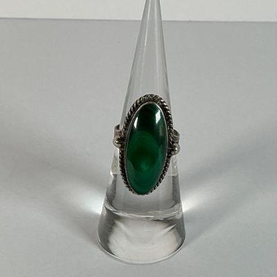 Sterling Ring w/ Malachite