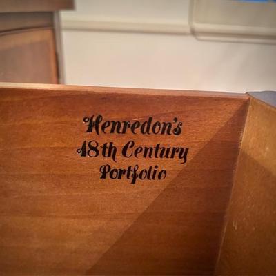 Henredon 18th Century Portfolio Hepplewhite-style mahogany serpentine sideboard with inlays - 72” x 24” x 37”