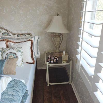 Nightstand/Table