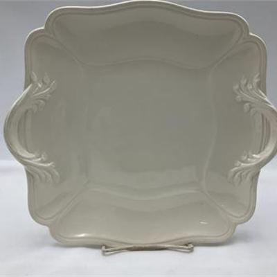 Lot 060  
WEDGWOOD Square Serving Plate