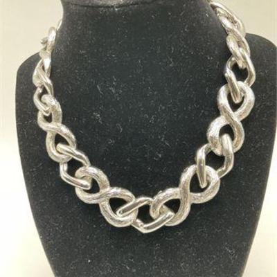 Lot 027 
Vintage - Napier - Chunky Link Necklace