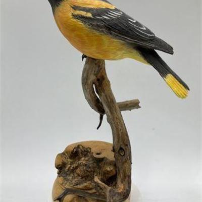 Lot 019   
Audubon Oriole Art Piece by Victor & Celia Tapia
