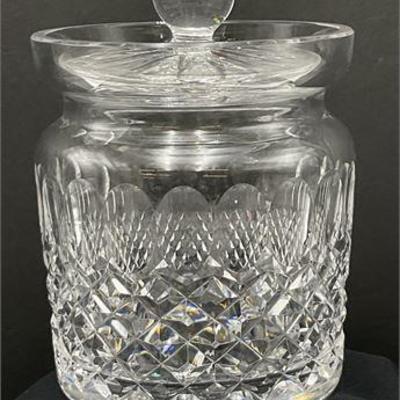 Lot 048  
Crystal Biscuit Jar