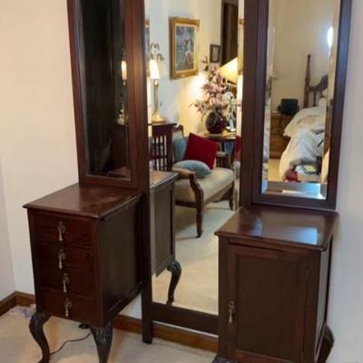 Vintage Dressing table & vanity combo with triffold mirror.