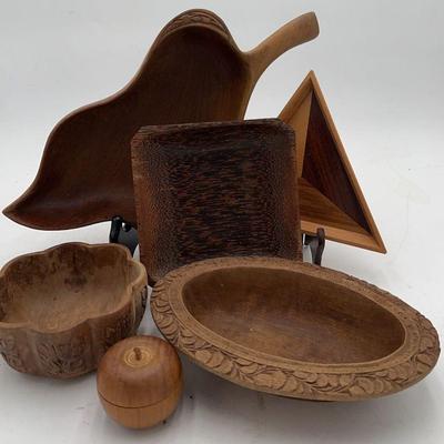 Wooden Collectibles: 6pcs