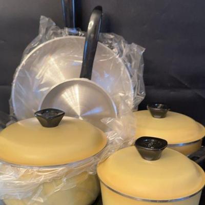 Colorlite By Club Cast Aluminum Waterless Cookware: 8pcs