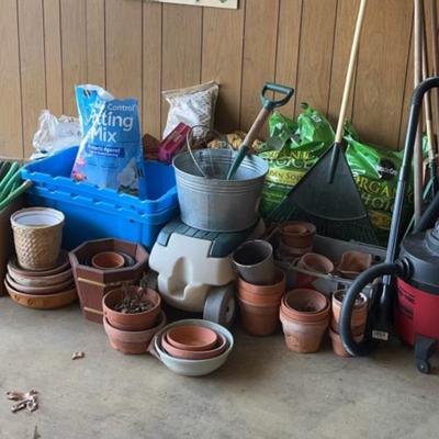 mis. planter and gardening supplies