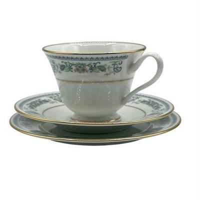 Lot 014   
“Fontaine” Porcelain Tea Cup, Saucer, and Side Plate for Four, by Oxford China