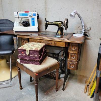 Singer Sewing Machine
