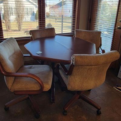 Kitchen Table w/ 4 Chairs