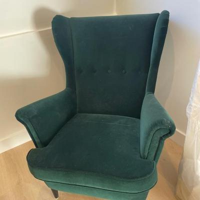 GREEN VELVET CHAIR