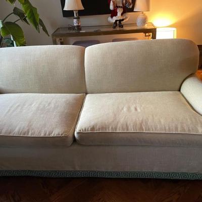 CUSTOM MADE SOFA. TOP QUALITY 3' X 7'