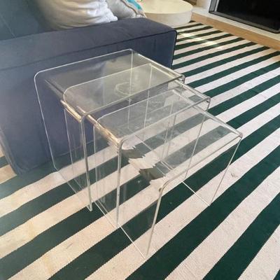 3 ACYRLIC NESTING TABLES