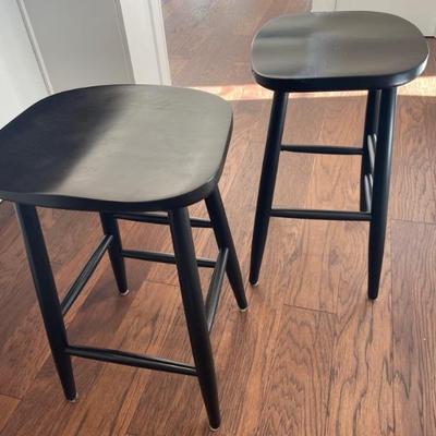 2 BLACK STOOLS 2" HIGH