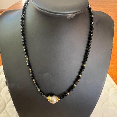BAP517 - Beautiful Myrna Lee Chang Black Crystal Necklace With Tahitian Pearl