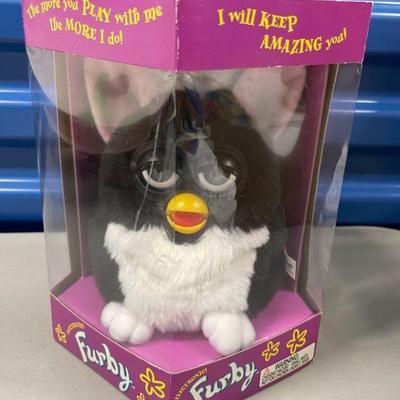 BAP082 - Vintage Furby in Box