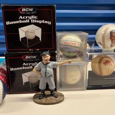 BAP109 David Justice Photo Ball, Display Cases Plus