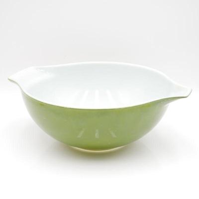 1960s Pyrex Cinderella Mixing Bowl #444