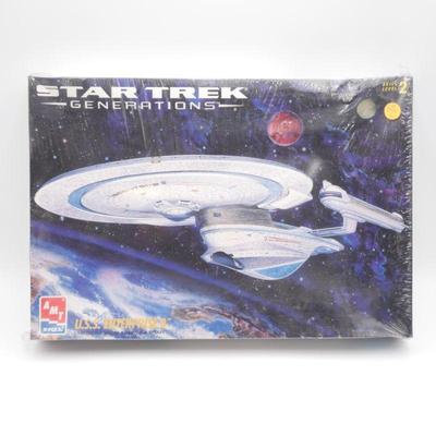 AMT/ERTL 1995 Star Trek Generations U.S.S. Enterprise B Plastic Model Kit